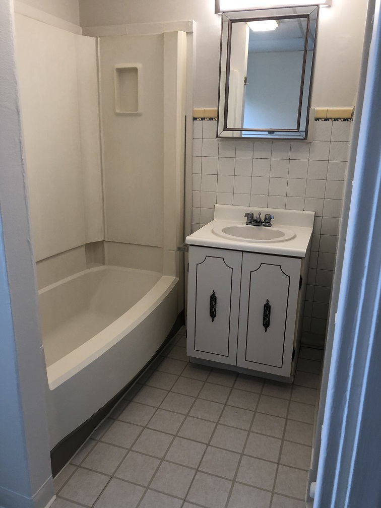 309 N Maple Ave Bathroom