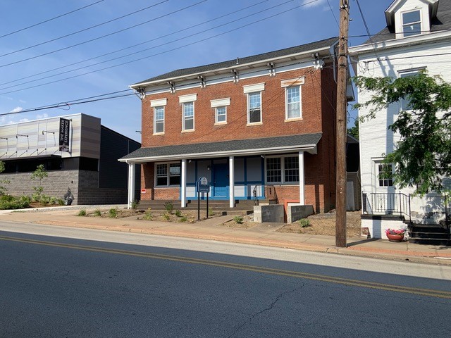 415 South Main Street, Greensburg – Bricks on Main